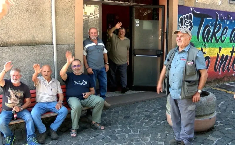 Mille lire, il castello e la voce di Concetta: com’era essere bambini a Capocastello